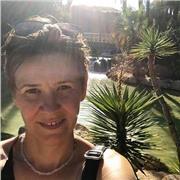 Bonjour, je m'appelle Sandra, j'ai étudié pour devenir professeur de latin et j'adore les langues ! Je parle 6 langues et je possède la certification IELTS pour l'anglais. Je voudrais t´aider à apprendre anglais et italien . Nous pouvons nous rencontrer p